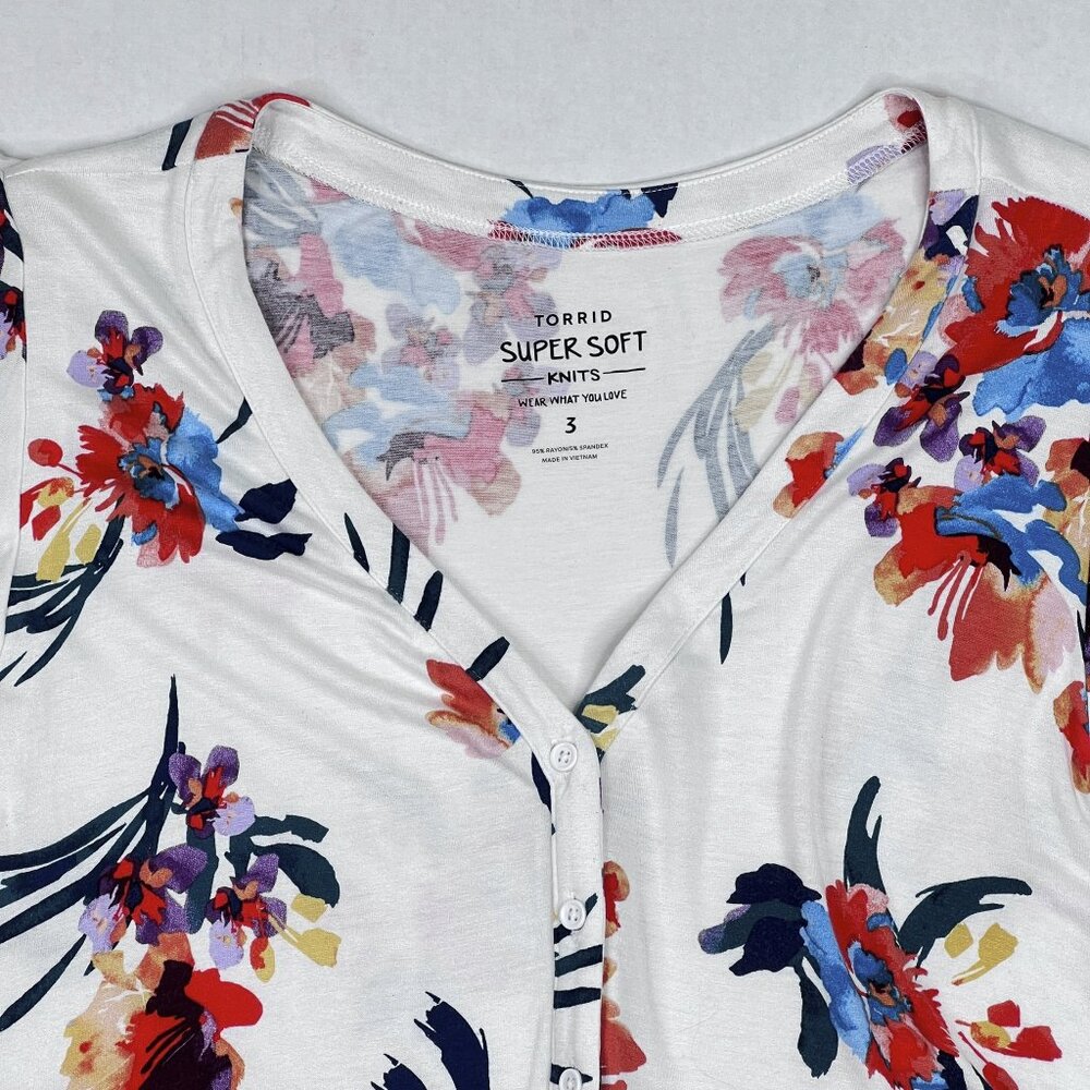 torrid‎ Super Soft Knits Tiered Babydoll Top Floral Button-Front Size 3 - NWOT - Picture 11 of 13
